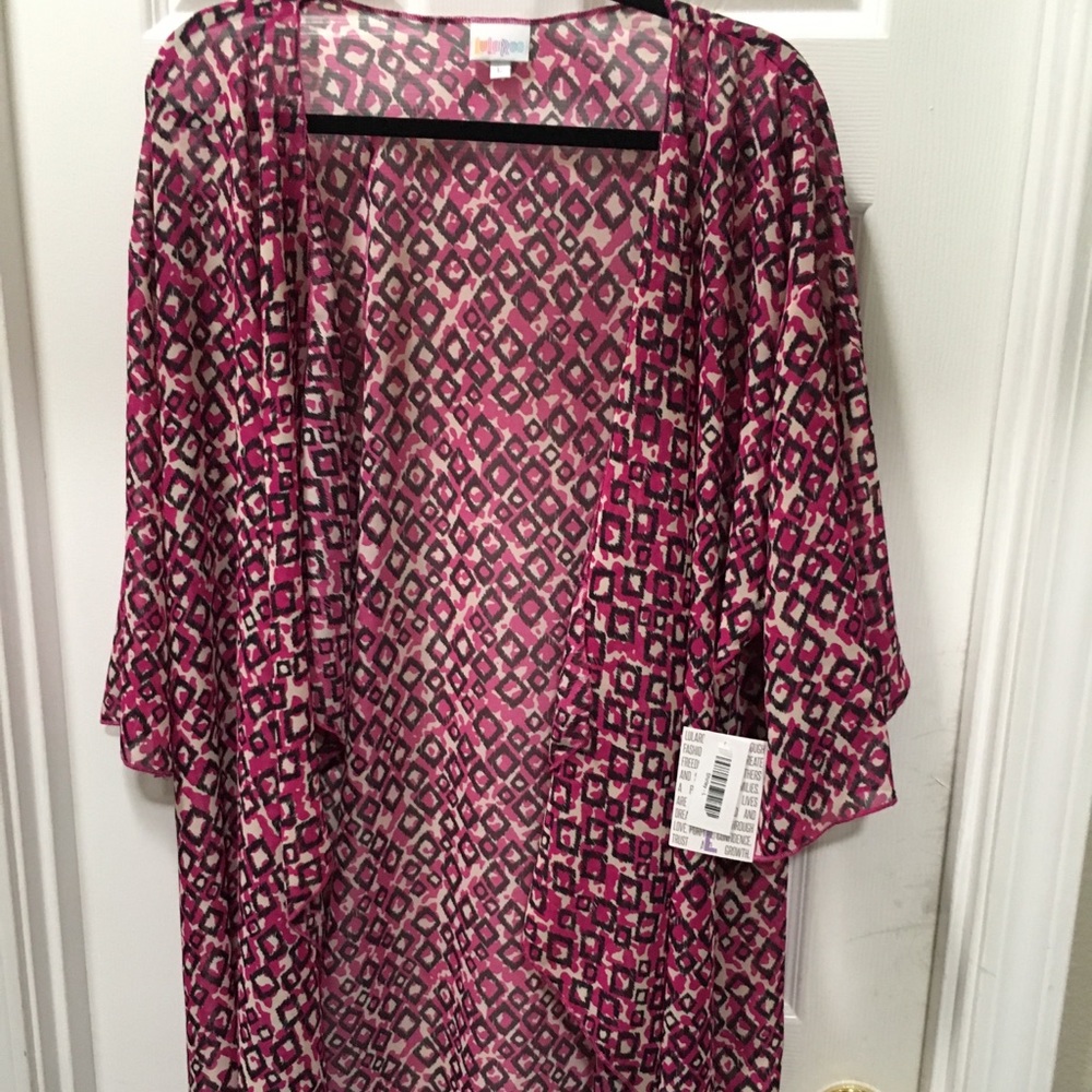 Lularoe Shirley Large raspberry crm blk pattern